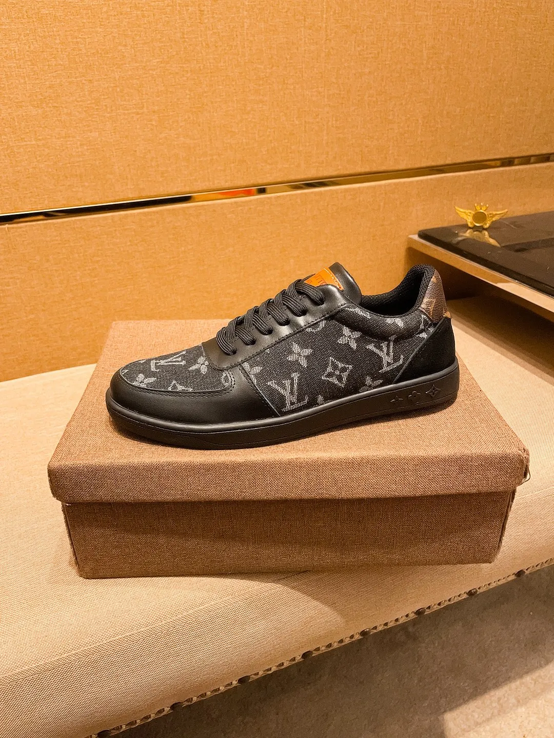 Men's shoes 💰 380💰【LV】🔥 Louis Vuitton, high-end men's shoes brand official website 1:1 latest masterpiece: the upper is made of Italian imported first-layer cowhide with a comfortable and breathable lining➕original non-slip and wear-resistant outsole🔥, making walking more convenient and comfortable! An exclusive new model, a stunning work, a beautiful 1:1 replica [color] compared to the official quality! Create a fashionable personality to set off your uniqueness! A must-have for trendy men! Classic 🔥Size: 38-44 Color: 🔥 2⃣️colors available🔥.
